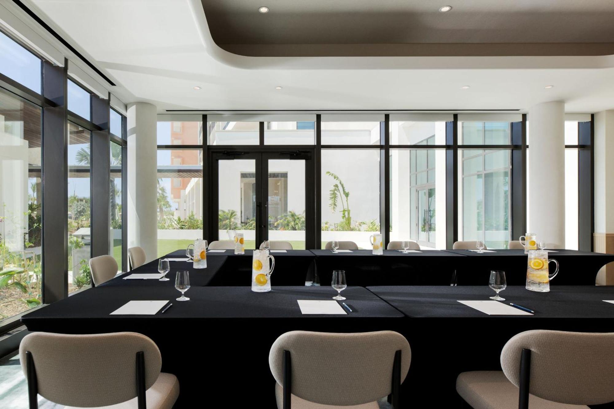Hotel Indigo Grand Cayman By Ihg West Bay エクステリア 写真