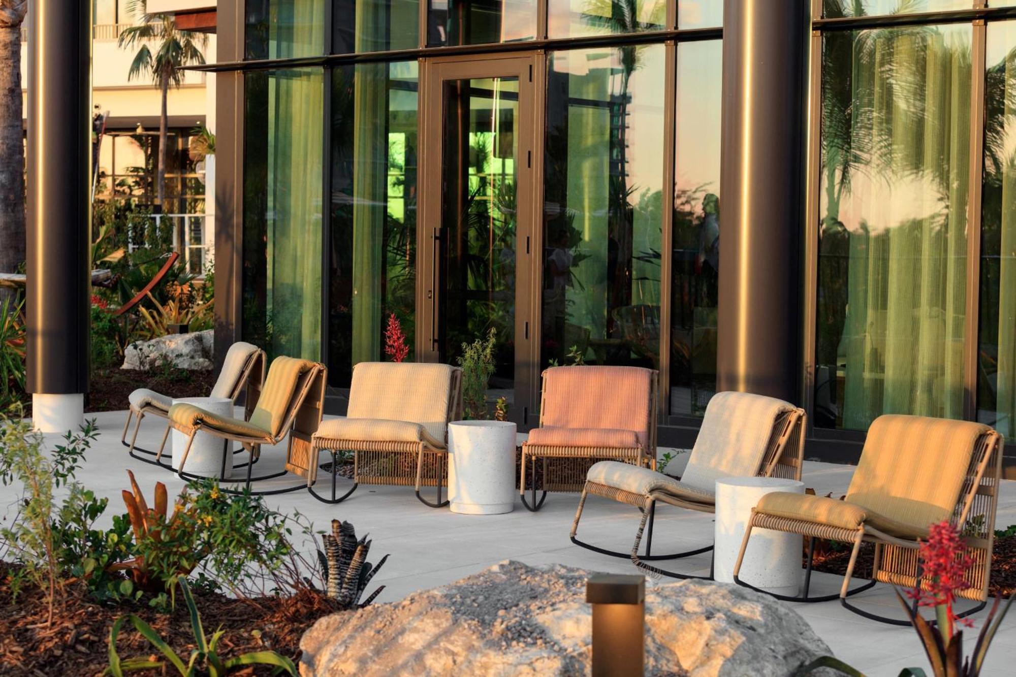 Hotel Indigo Grand Cayman By Ihg West Bay エクステリア 写真